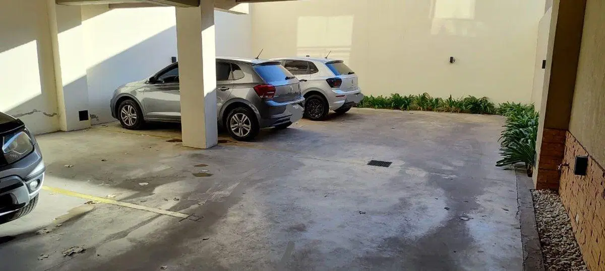 COCHERA   A LA VENTA EN LANUS OESTE 3