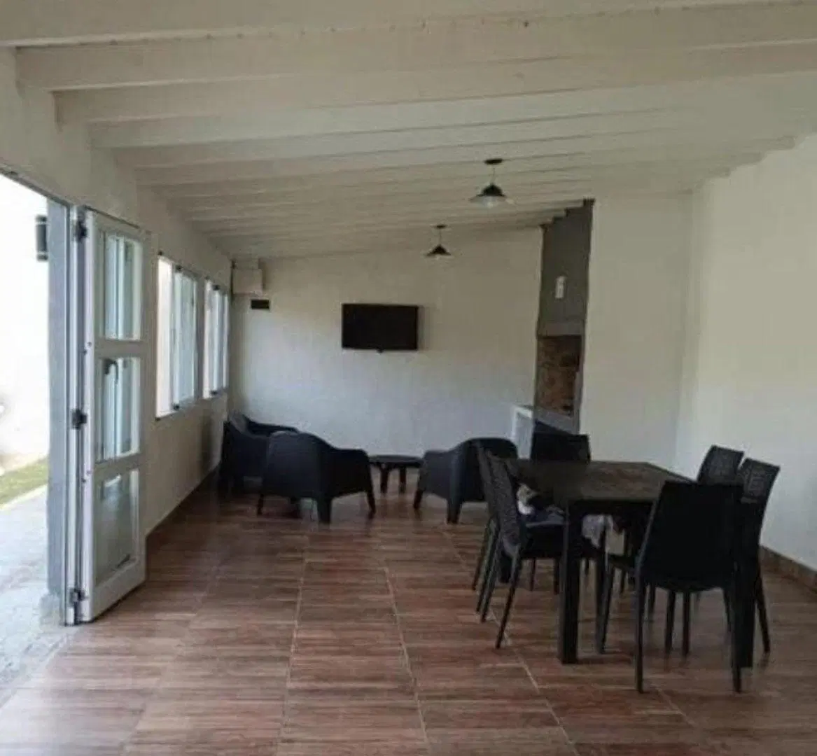 CASA ESTILO QUINCHO C/PILETA SAN MIGUEL DEL MONTE 3