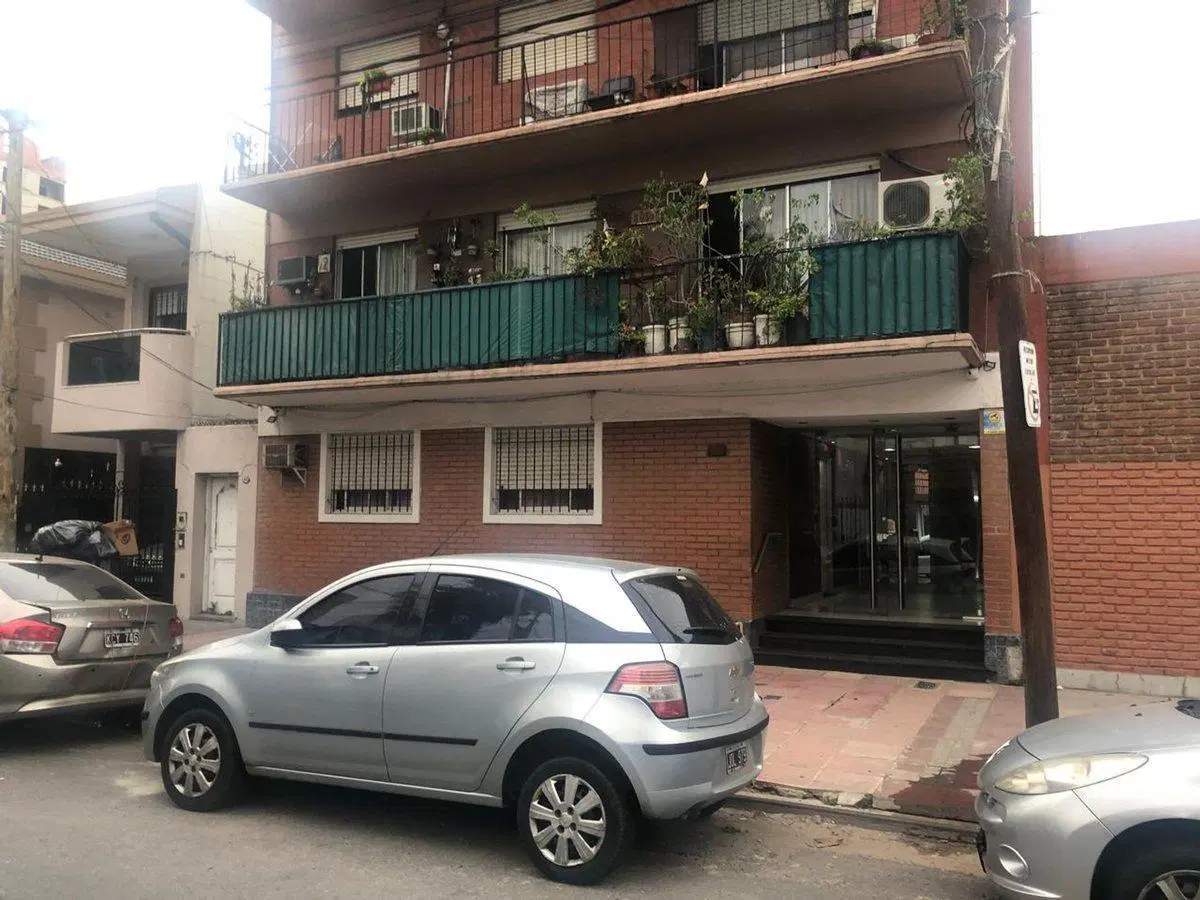 DPTO 3 AMB C/FTE EN VENTA LANUS CENTRO LANUSITA 3