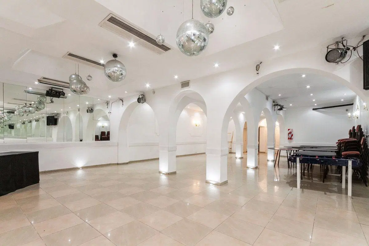 VENTA SALÓN DE FIESTAS - BANFIELD / IDEAL INVERSOR 5