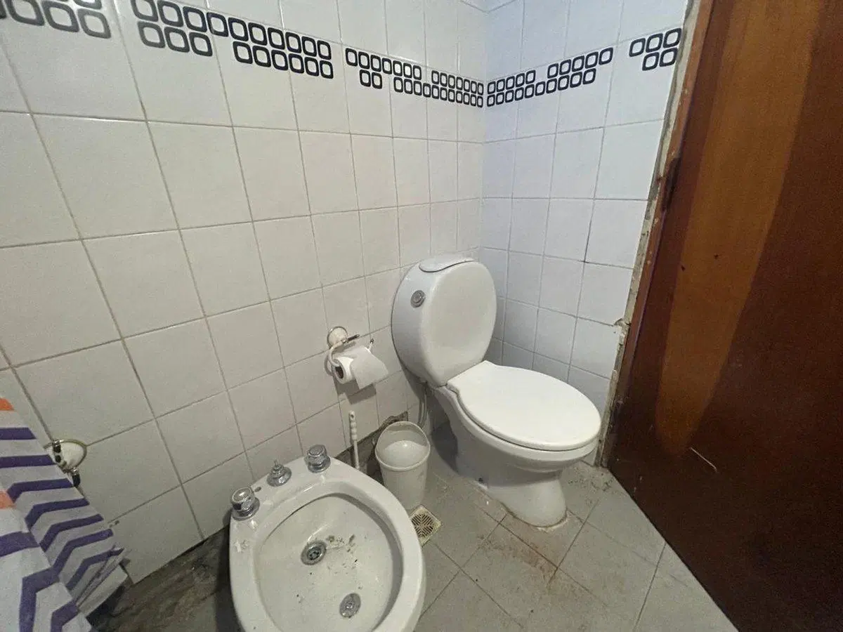 VENTA CASA 5 AMBIENTES COCHERA GRAN PATIO 5