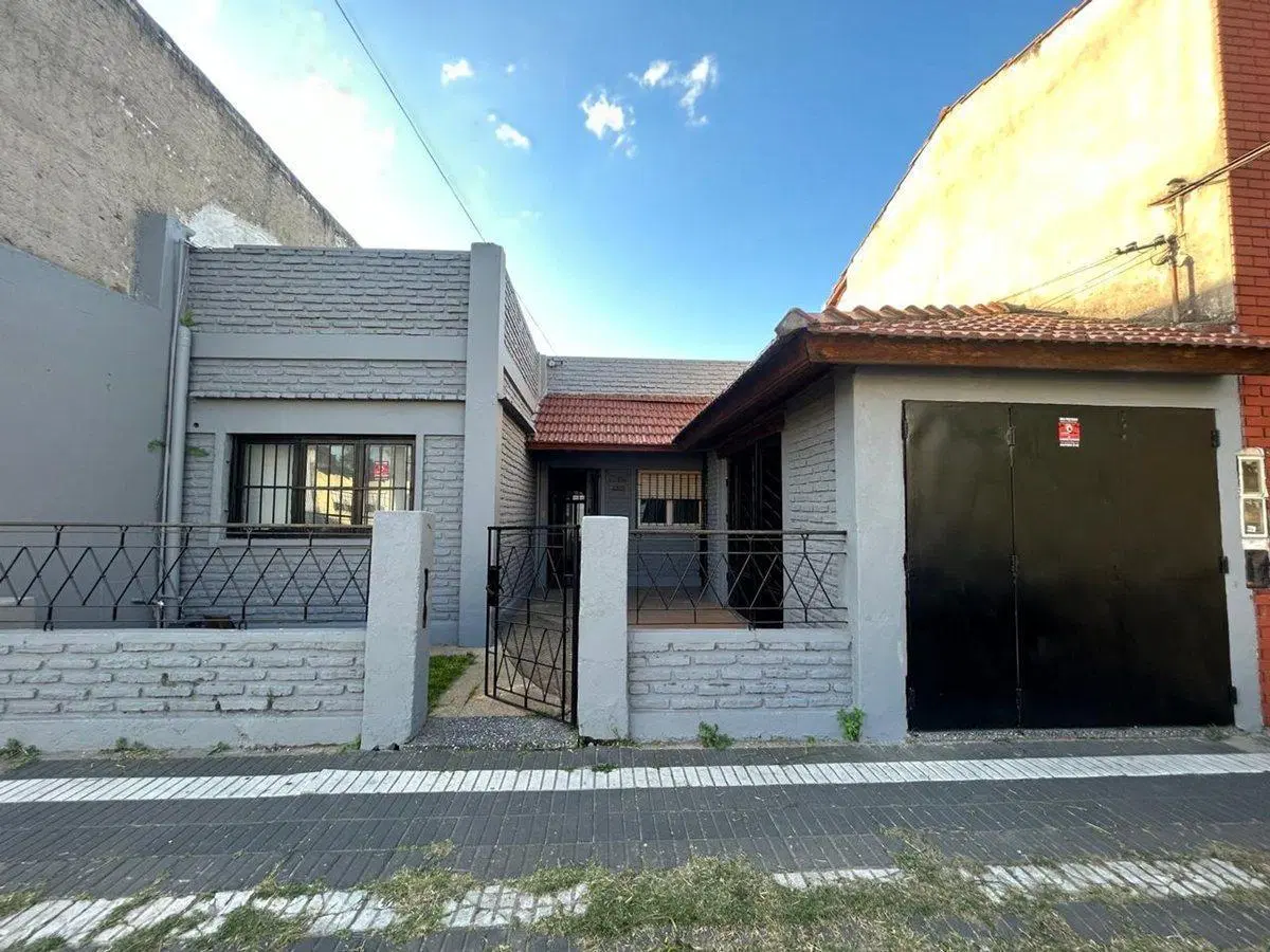 VENTA CASA 5 AMBIENTES COCHERA GRAN PATIO 3
