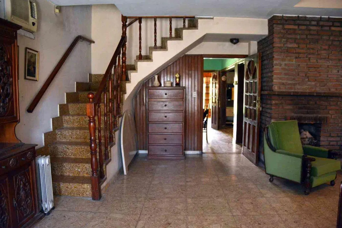 Casa 4 amb en venta con jardín, cochera y quincho 4