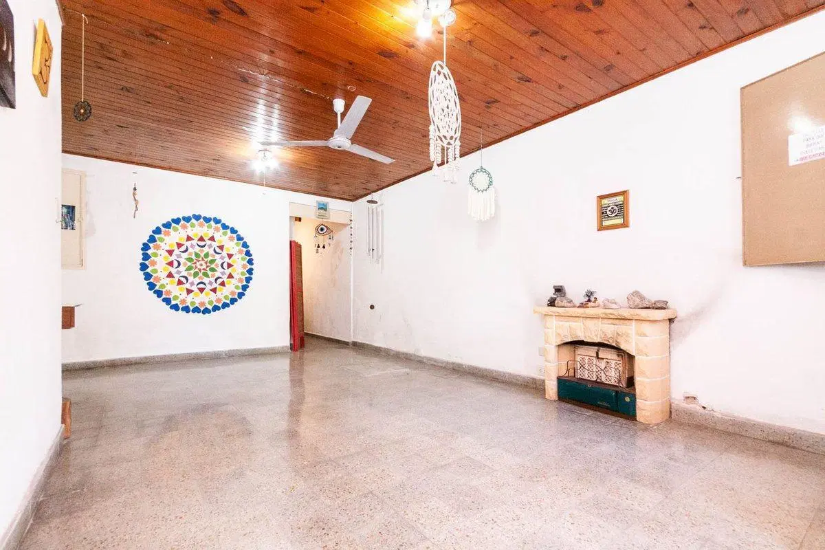 CASA DE 3 AMB - CON PATIO Y COCHERA/ BANFIELD 5