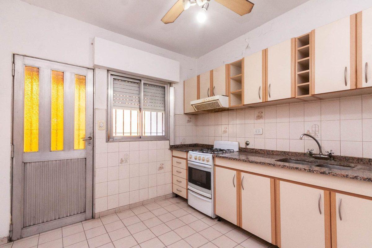 VENTA CHALET 2 PLANTAS 5 AMBIENTES CON QUINCHO