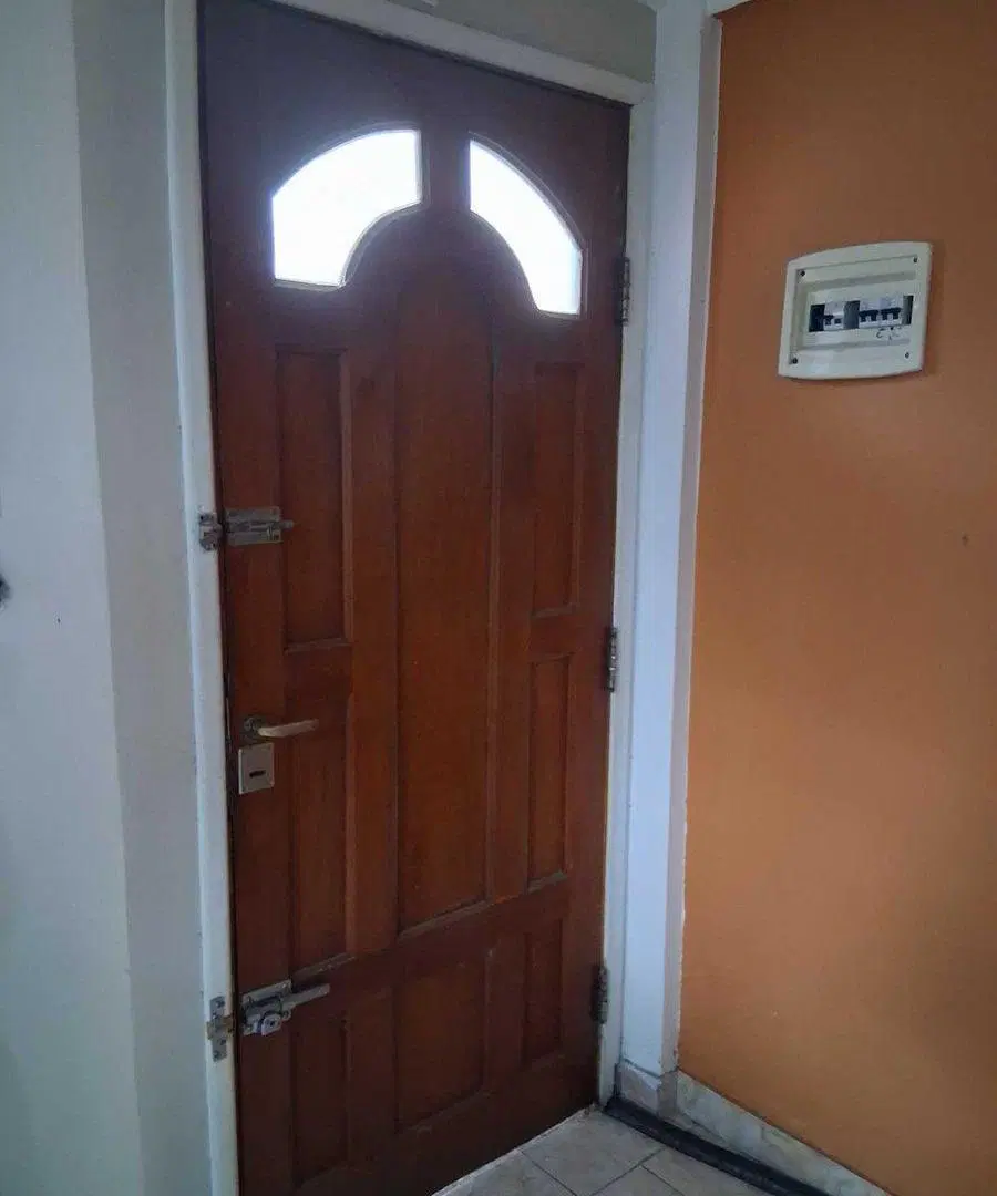 HERMOSO DUPLEX 3 AMB. AL FRENTE C/COCHERA Y JARDIN 4