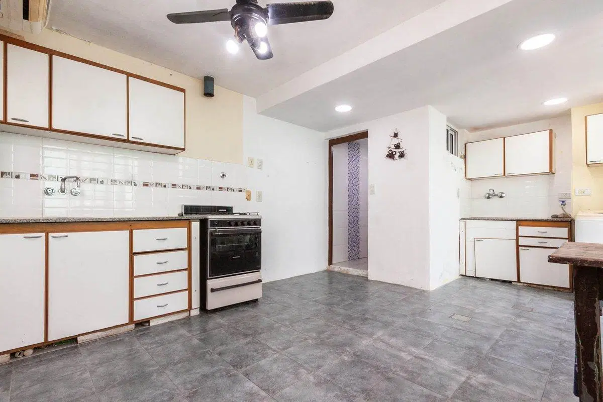 Casa de 3 amb en venta c/quincho, cochera y patio 5