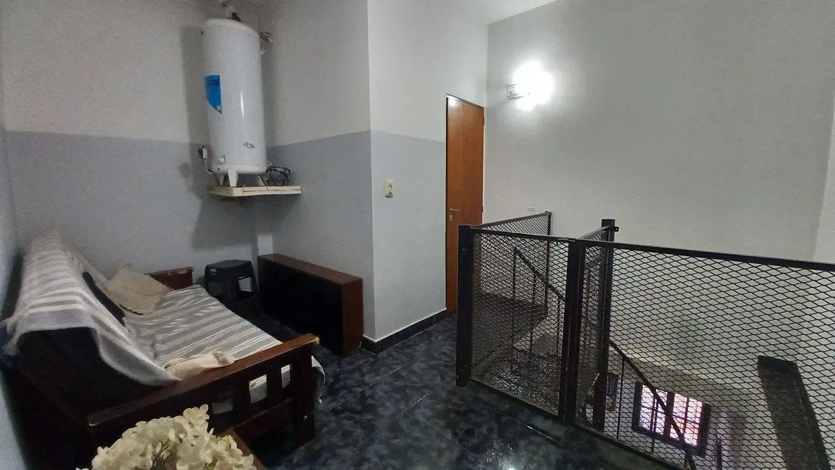 PH 5 AMB. 3 DORM, 2 BAÑOS, PATIO, COCHERA, QUINCHO 4
