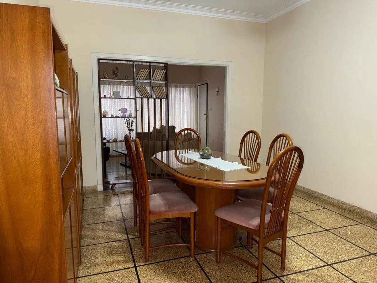 CASA EN VENTA C/AMPLIO FONDO Y QUINCHO-AVELLANEDA 4