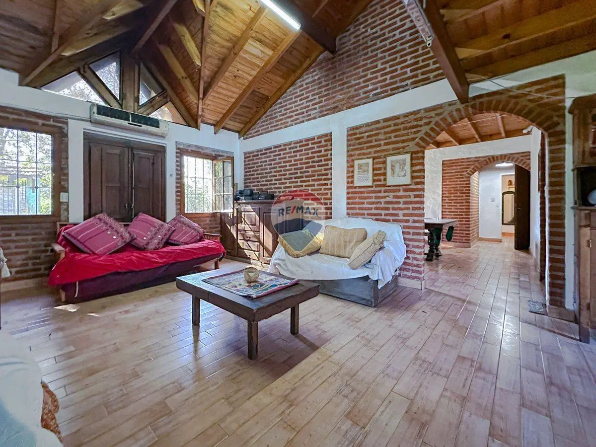 EXCELENTE CHALET 6AMB.IDEAL INVERSOR 2700M2.EZEIZA 2