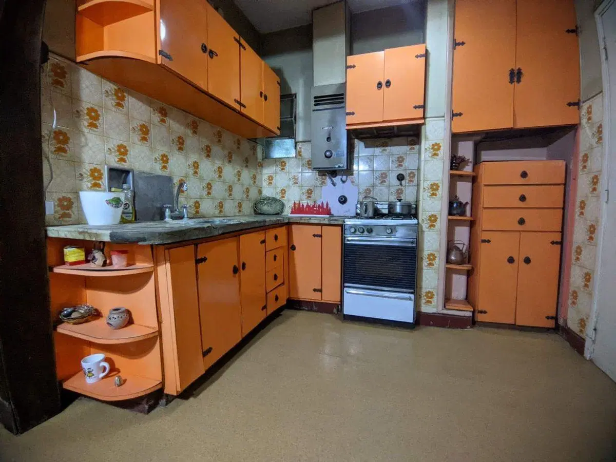 Casa  de 4 Ambientes a la Venta 200 Mts.AV.PAVON 3