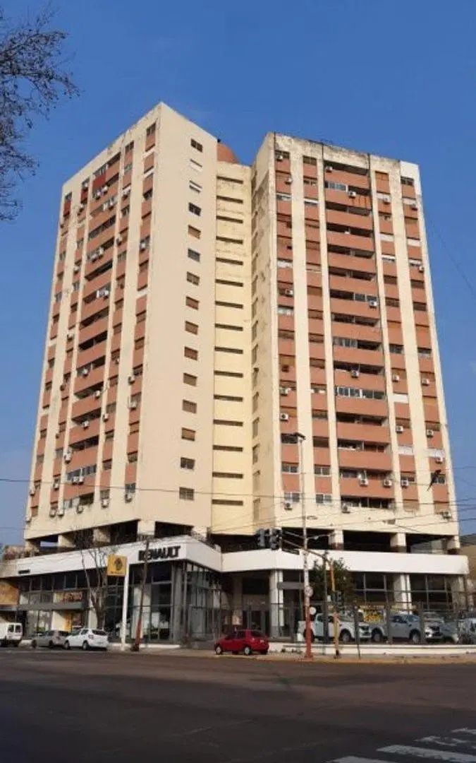DEPTO 4 AMB EN LANUS OESTE SOBRE AV. H. YRIGOYEN 3