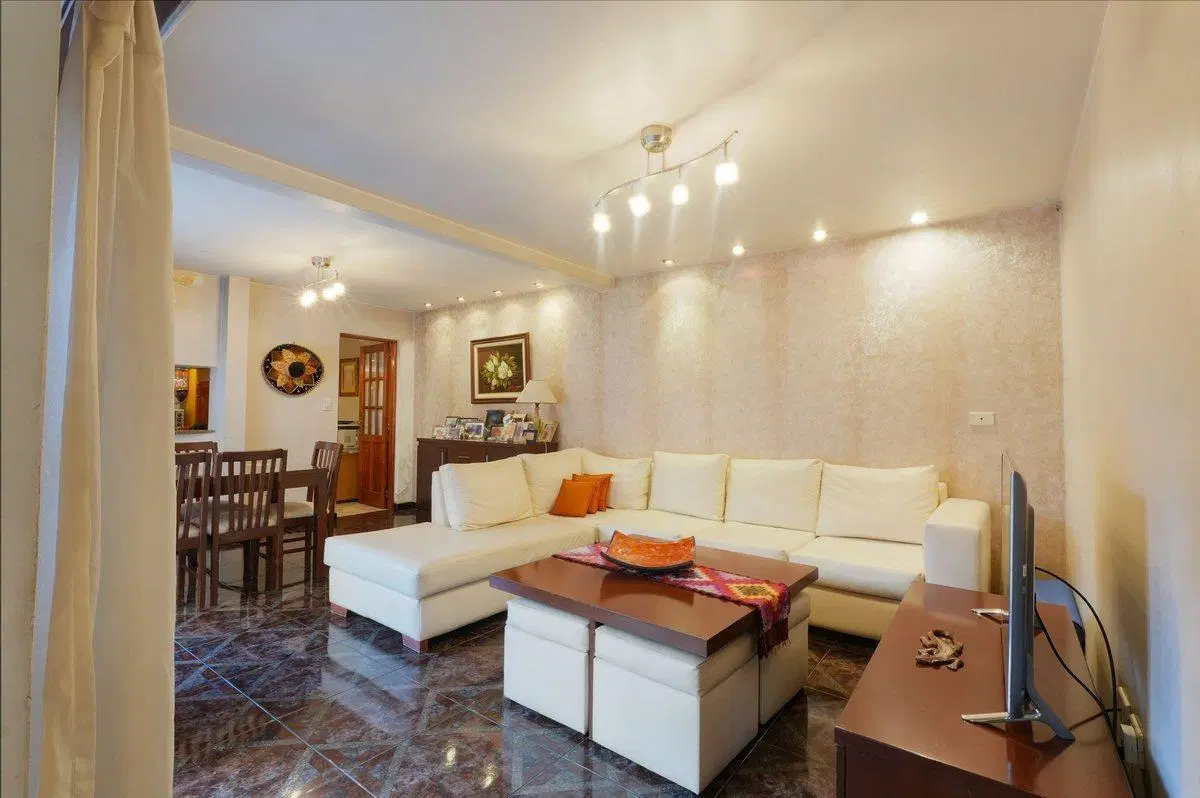 CASA EN AVELLANEDA 5