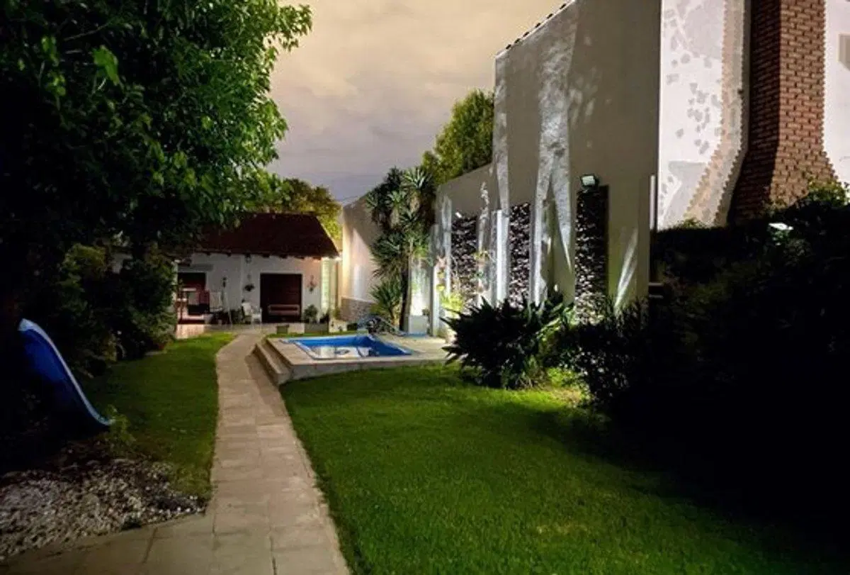 VENTA CASA EN LOMAS DE ZAMORA CON PARQUE Y QUINCHO 5