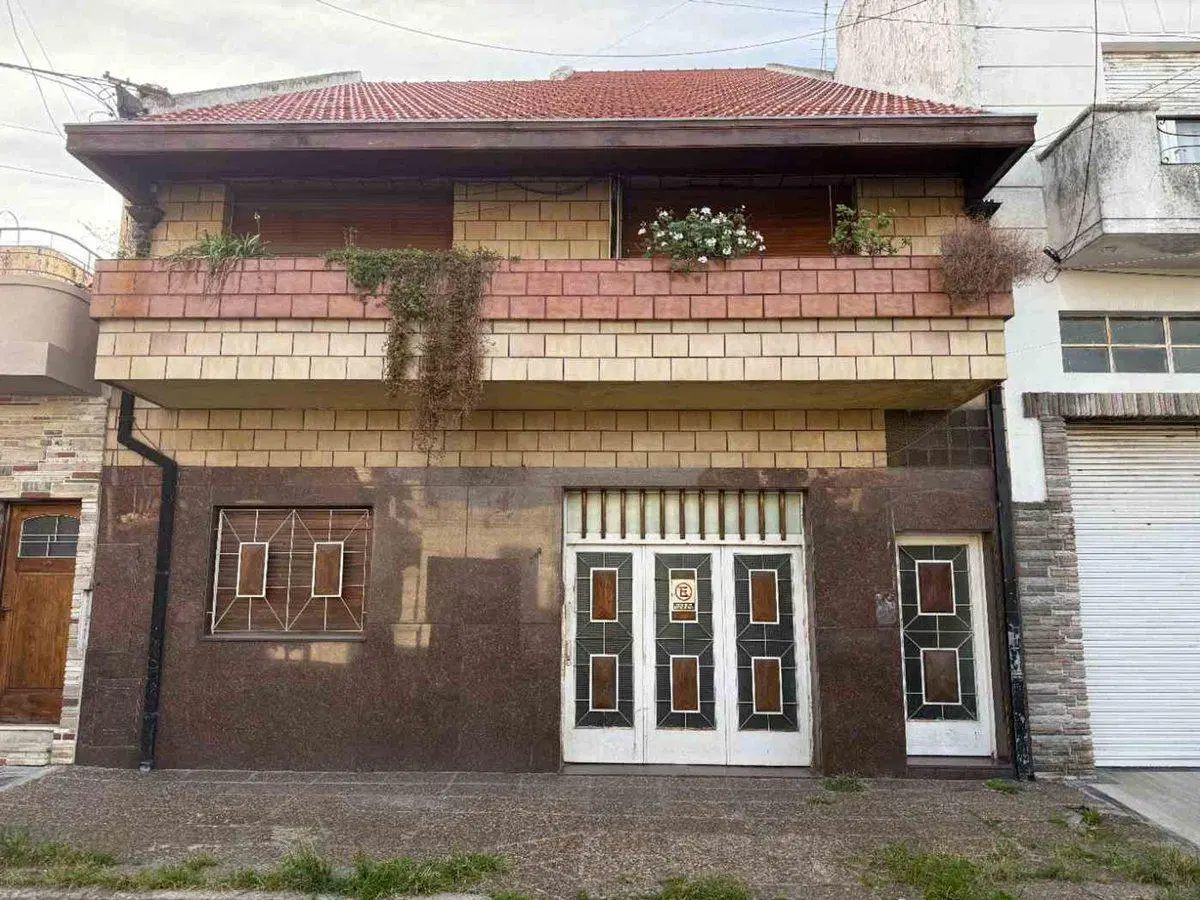 VENTA GALPÓN / DEPÓSITO 500 m² CON VIVIENDA LANÚS 2