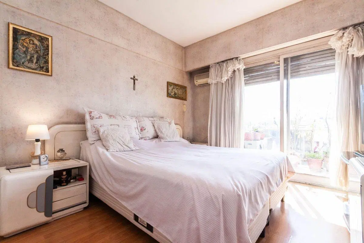 Depto duplex 4 amb c/ dependencia,terraza y balcón 2