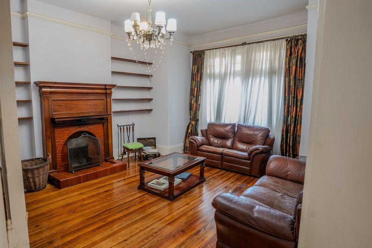 Foto de Casa 7 ambs. Parque y piscina. Escucha ofertas, imagen 1