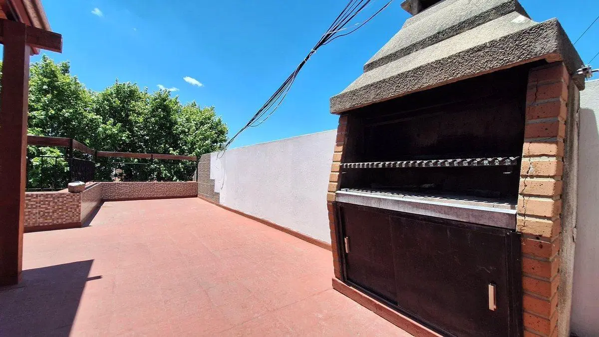 VENTA PH DE 3 AMB CON TERRAZA PROPIA. LANÚS 3