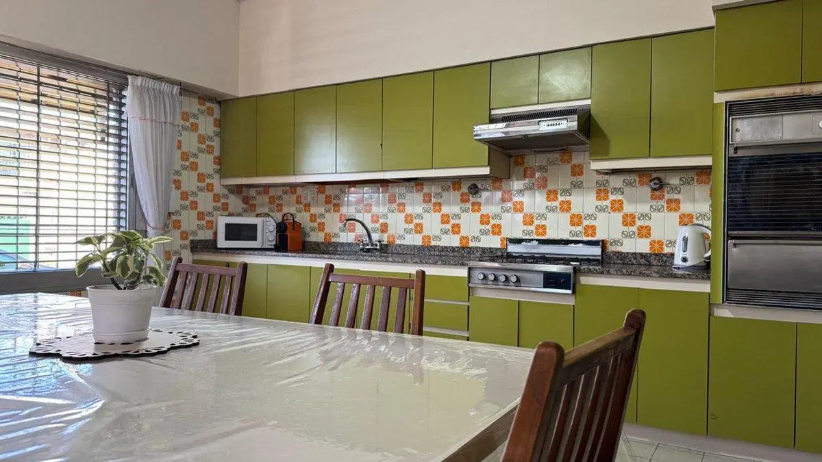 CASA DE 4 AMB EN DOBLE LOTE + DPTO 3 AMBIENTES 4