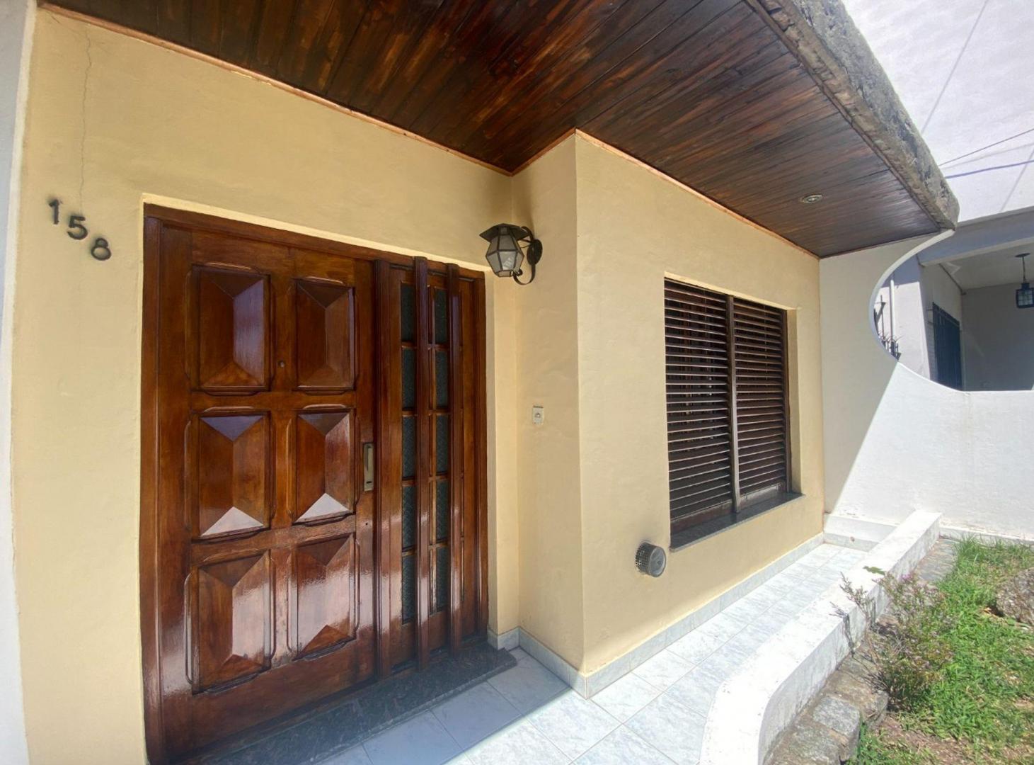 VENTA "EN BLOCK" CASA 3 AMB + 2 PH A REFACCIONAR