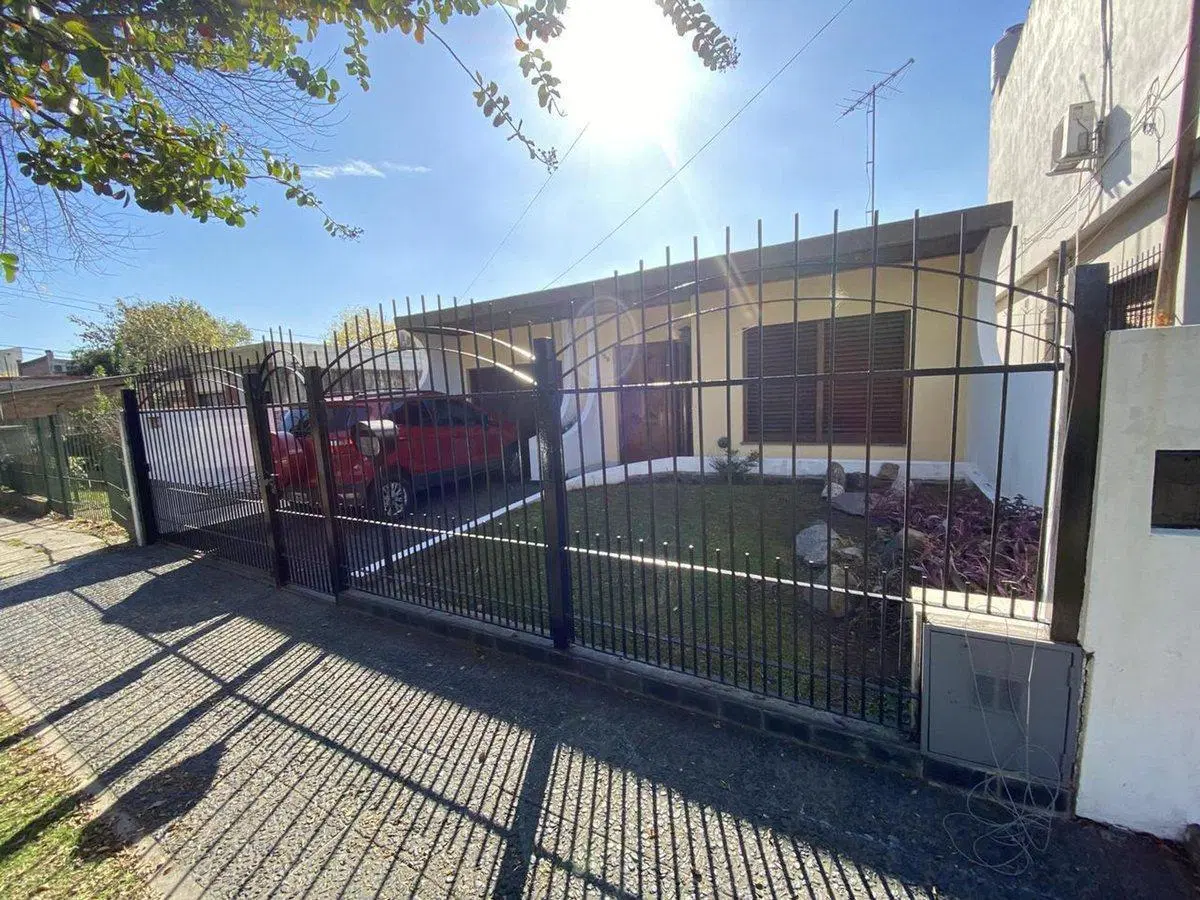 VENTA "EN BLOCK" CASA 3 AMB +  2 PH A REFACCIONAR 2