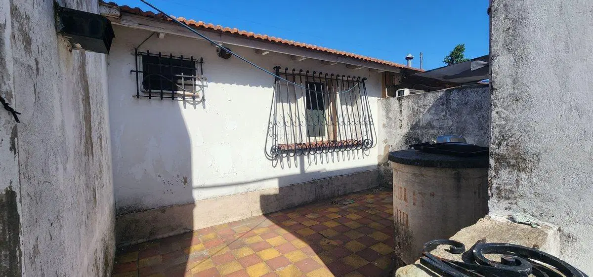 Casa 3 ambientes c/cochera y fondo libre 3