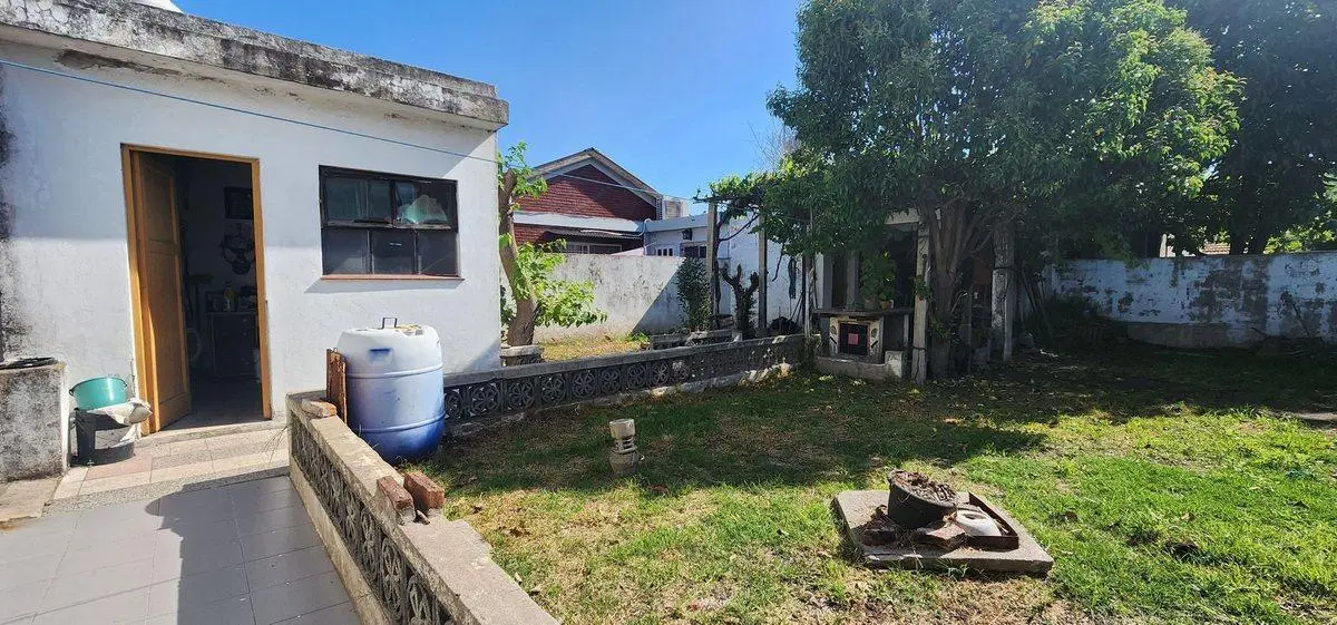 Casa 3 ambientes c/cochera y fondo libre 5