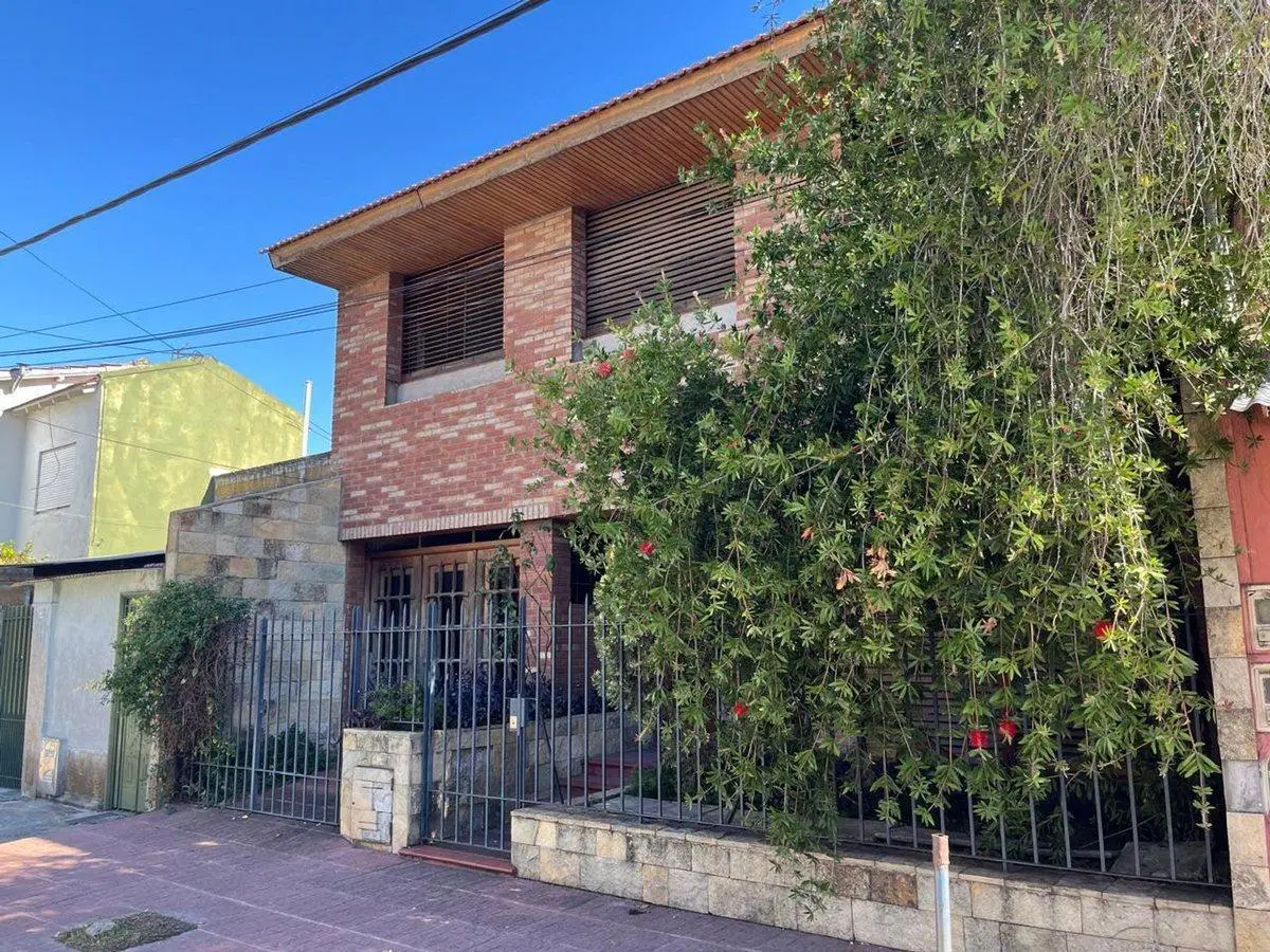 Casa en venta de 4 ambientes Apta Crédito, Lanús O 4