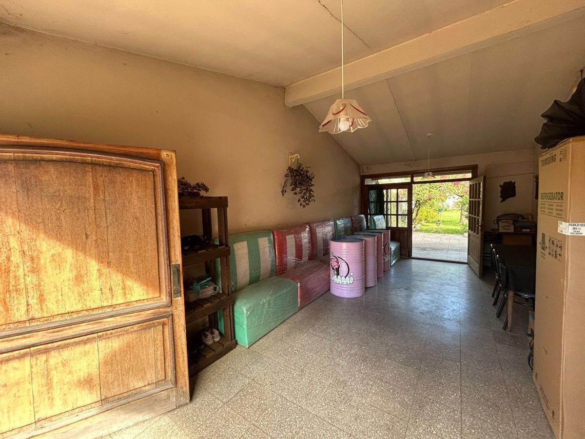 Foto de EXCELENTE CASA C/PILETA Y PARQUE EN RAFAEL CALZADA, imagen 4