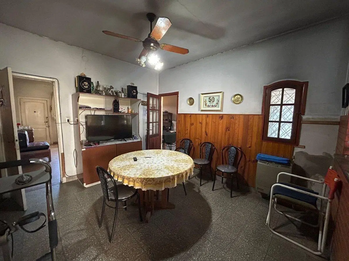 EXCELENTE CASA C/PILETA Y PARQUE EN RAFAEL CALZADA 2