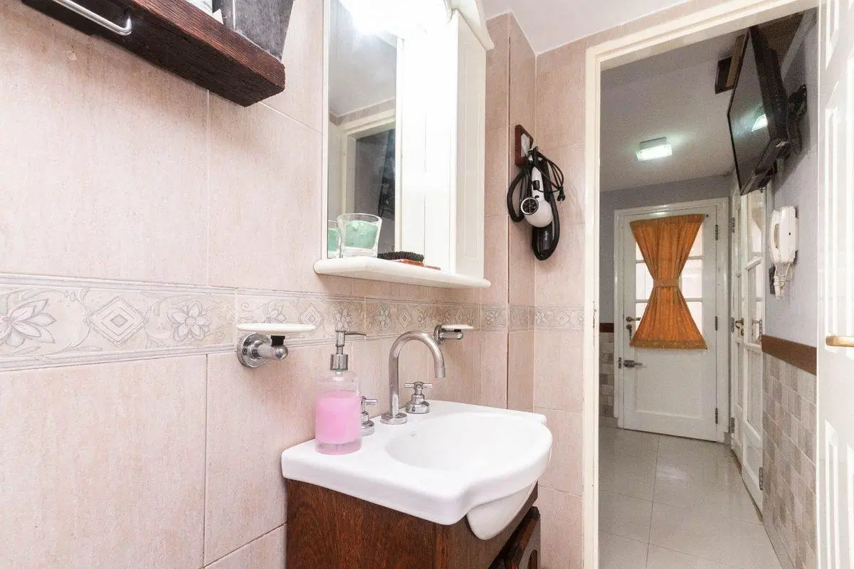 HERMOSO CHALET DE 4 AMB C/ QUINCHO Y PILETA. 5