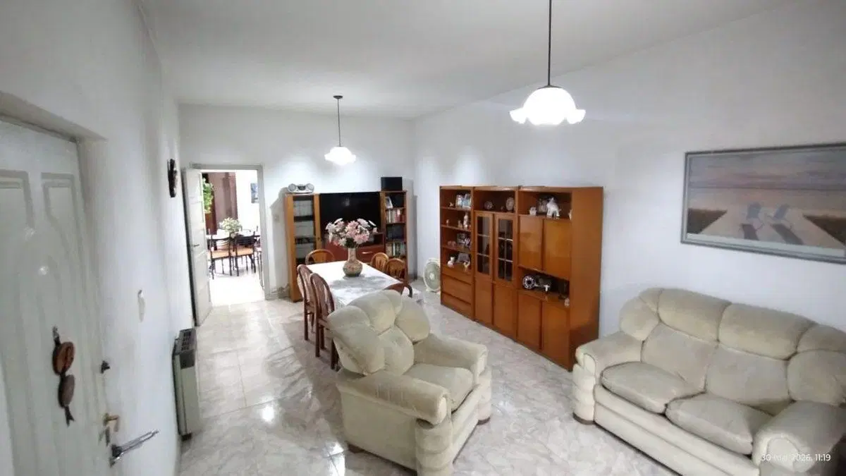 VENTA, CASA 3 AMB. FONDO Y QUINCHO Y TERRAZA. 3