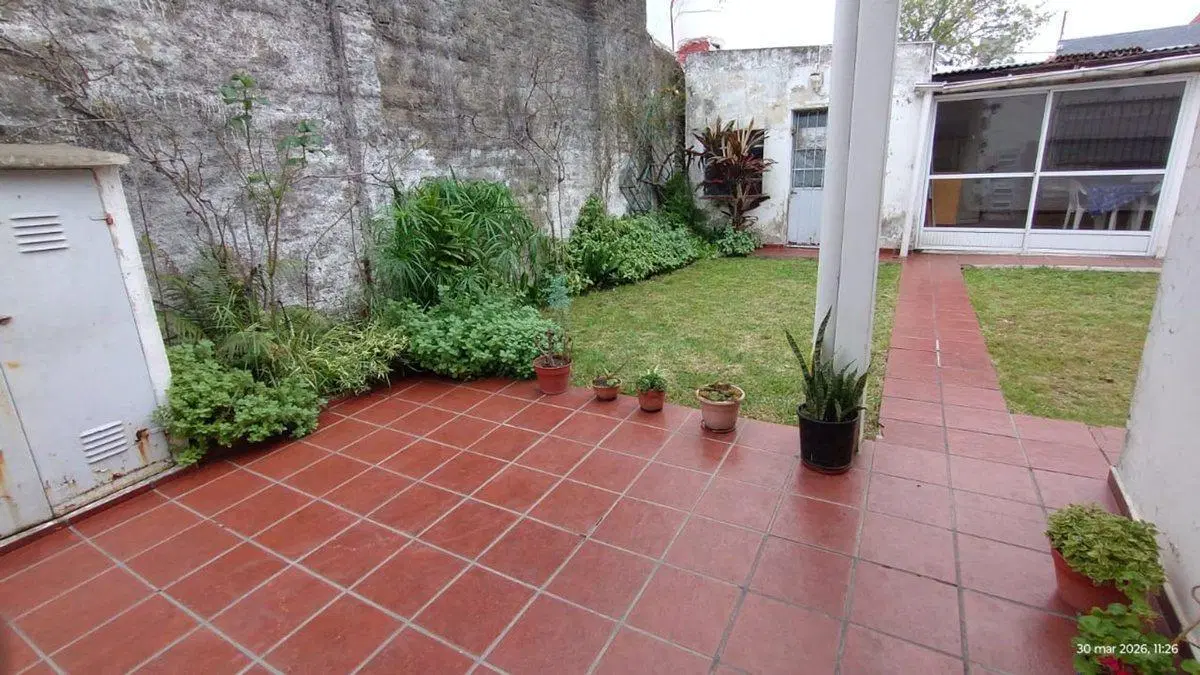 VENTA, CASA 3 AMB. FONDO Y QUINCHO Y TERRAZA. 5