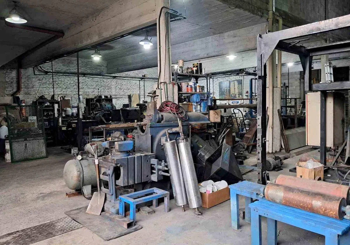 VENTA, GALPON AMPLIO Y CON MUY BUENA ALTURA 2