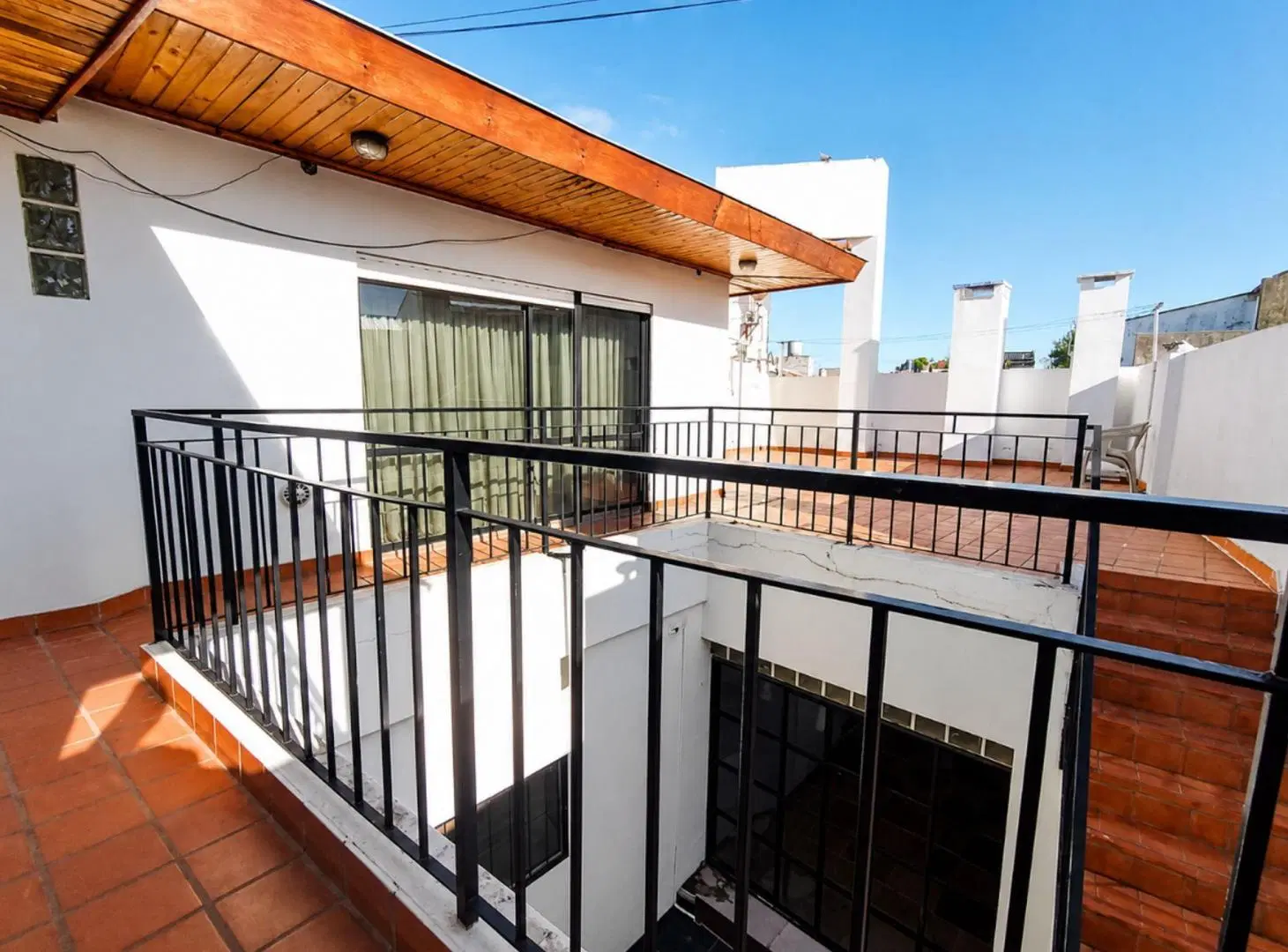 CASA 6 AMB,IDEAL 2 FAMILIAS C/QUINCHO/TERRAZ-LANUS 5