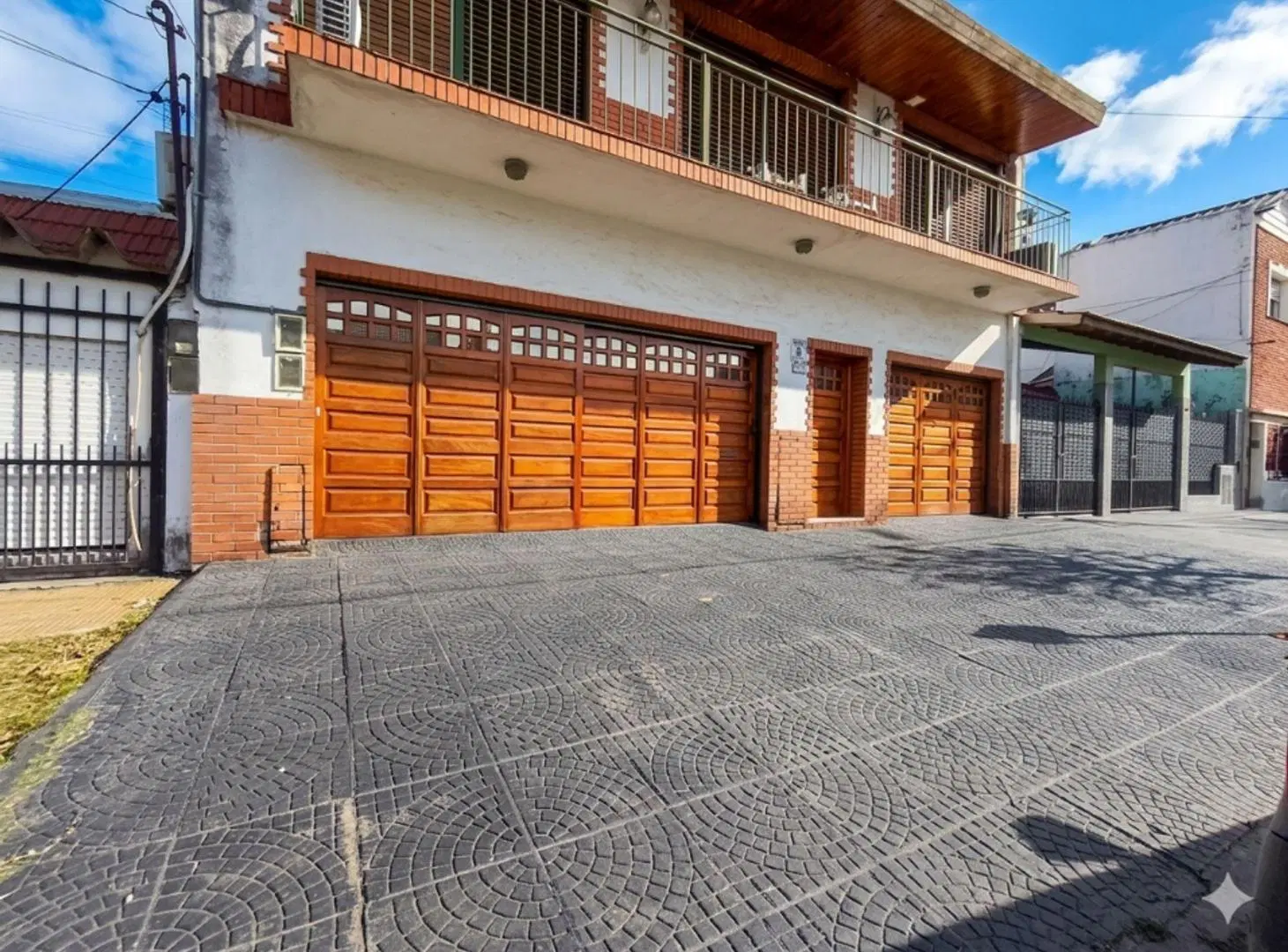 CASA 6 AMB,IDEAL 2 FAMILIAS C/QUINCHO/TERRAZ-LANUS 4