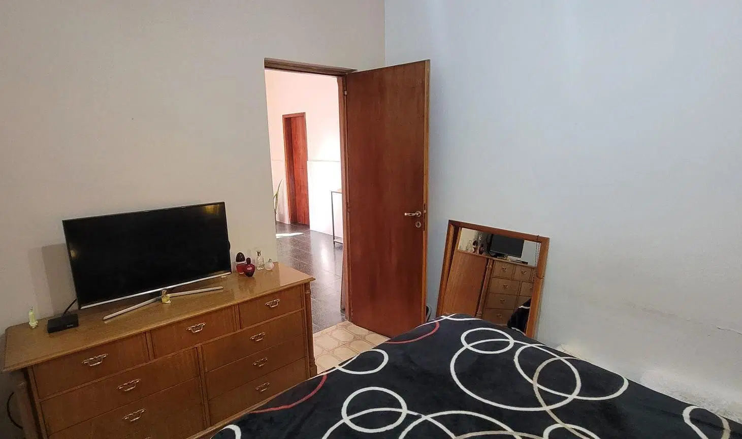 CASA 3 AMBIENTES APTO CREDITO CON GRAN FONDO LIBRE 4
