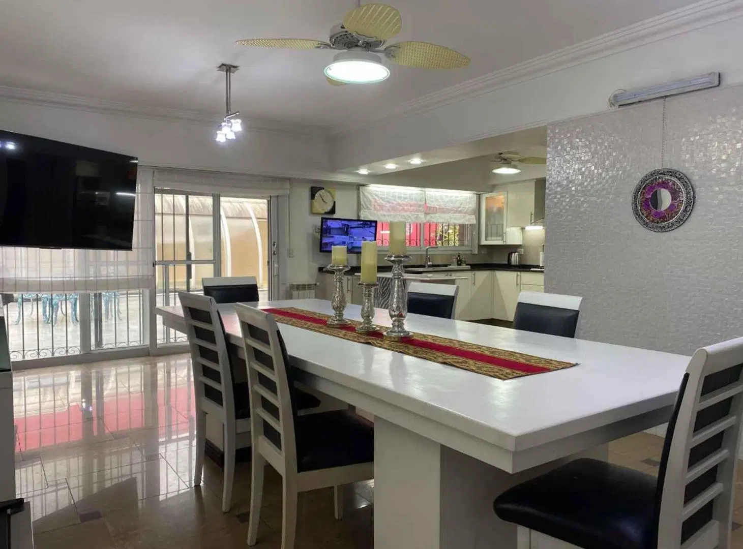 Excelente Casa 7 Ambientes con Pileta climatizada 3