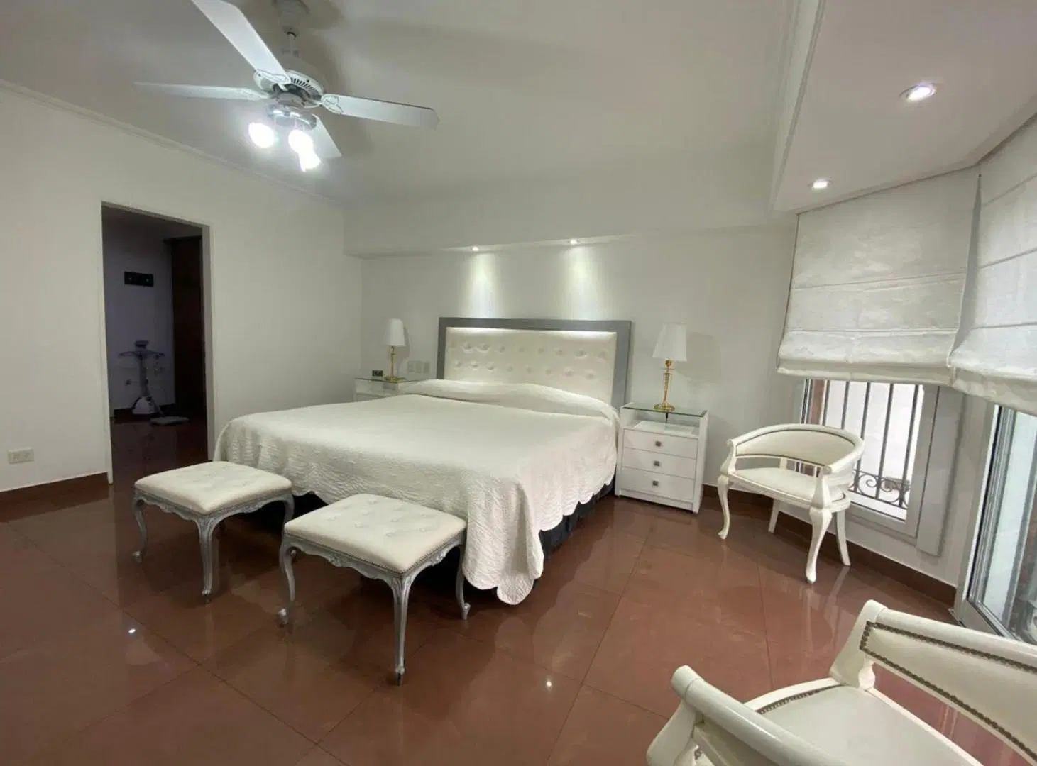 Excelente Casa 7 Ambientes con Pileta climatizada 4