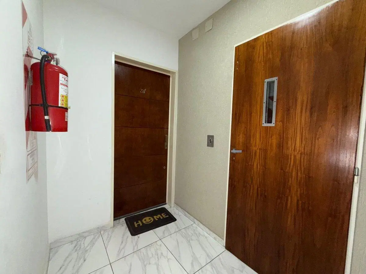 DEPTO. EN VENTA-3 AMBTES C/COCHERA-77 M2 -LANÚS O. 5