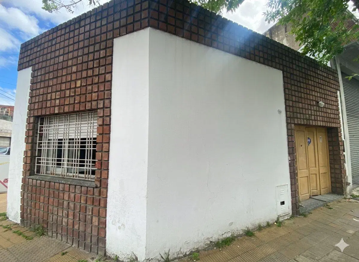 ¡CASA EN ESQUINA A REFACCIONAR - FOT 3 + SÓTANO! 4
