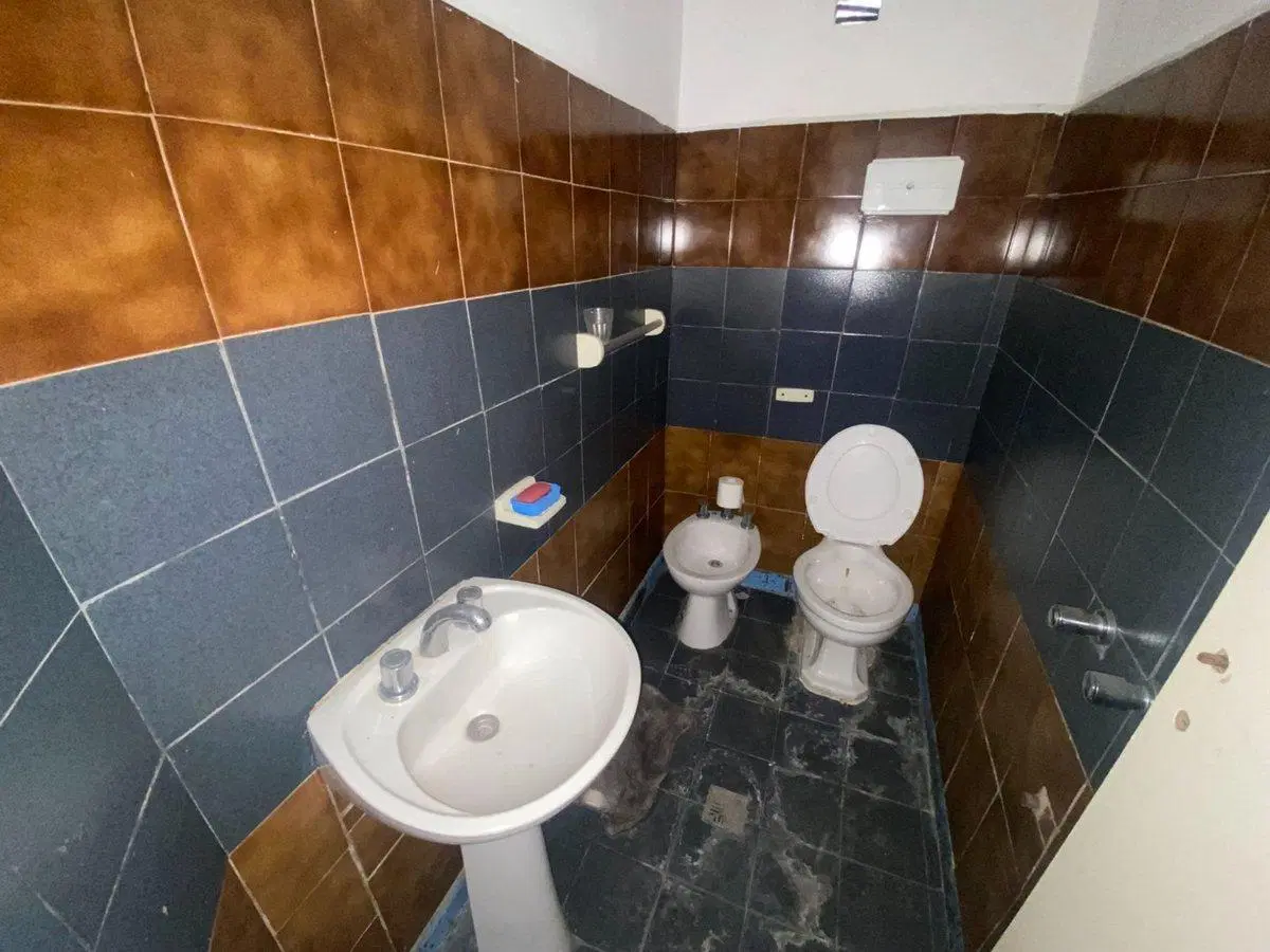 VENTA EN BLOCK 4 DEPTOS DE 2 AMB C/U + GALPÓN 8