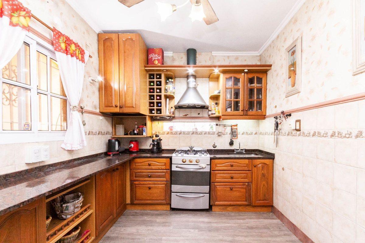 Foto de Casa 4 Amb c/Jardin en Canada al 4000, Lanus Oeste, imagen 5