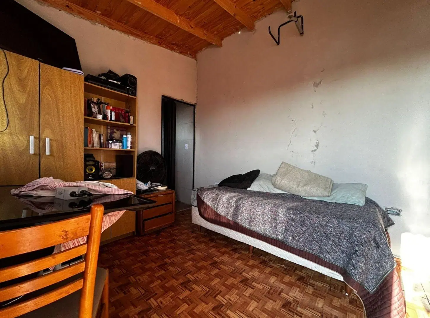 OPORTUNIDAD SARANDÍ CASA AMPLIA SOBRE LOTE PROPIO 3