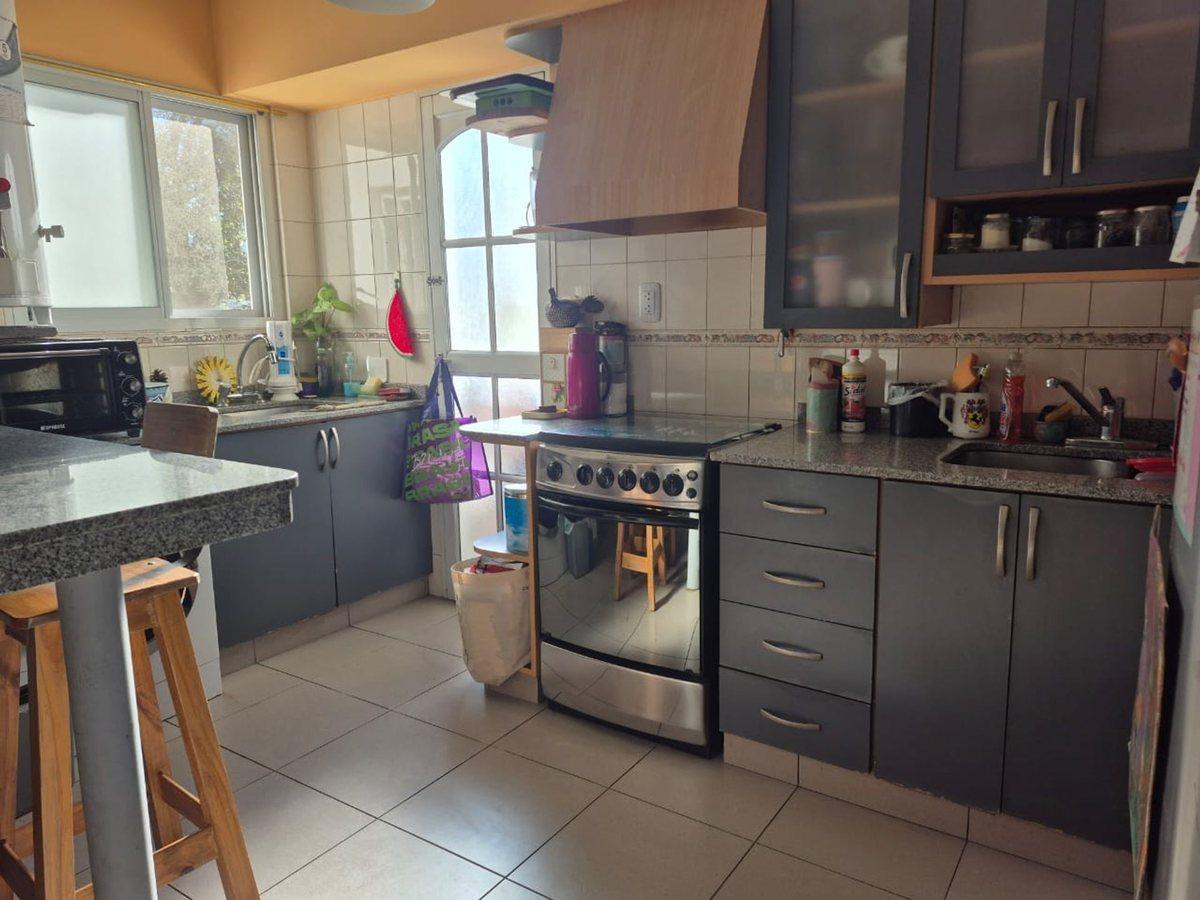 Foto de DEPARTAMENTO 3 AMB FTE CON BALCON Y COCHERA LANUS, imagen 5