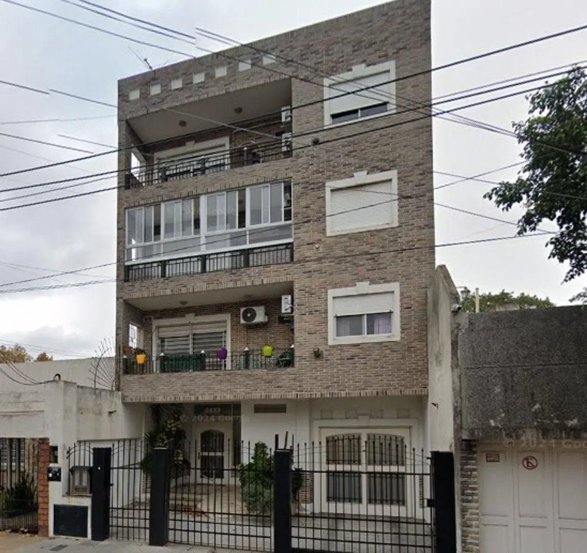 DEPARTAMENTO 3 AMB FTE CON BALCON Y COCHERA LANUS 2