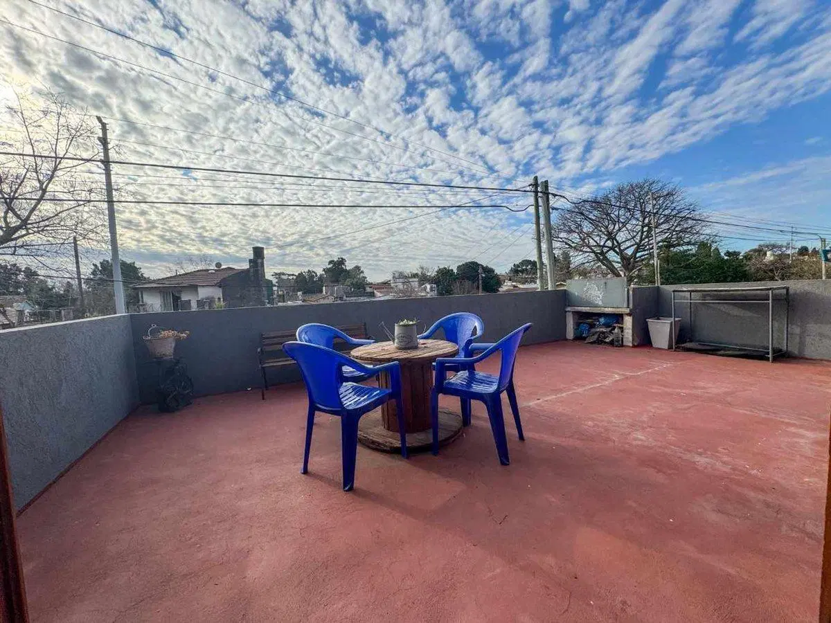 Casa en venta. Amplia, cerca de Boulevard Shopping 4