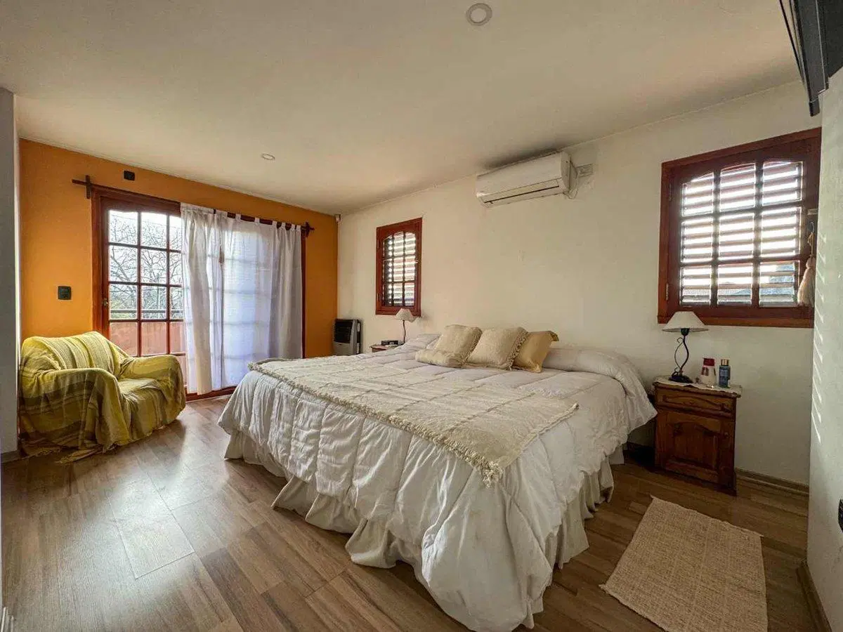 Casa en venta. Amplia, cerca de Boulevard Shopping 3