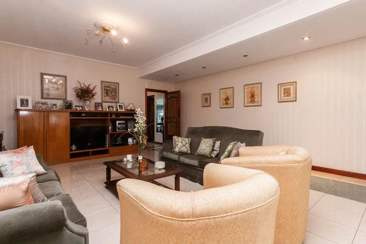 HERMOSO CHALET DE 5 AMB. EN LANUSITA 5