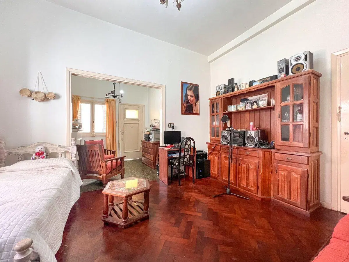 IMPECABLE PH 4AMB.C/PATIO.TERRAZA PROPIA DE 135M2 2